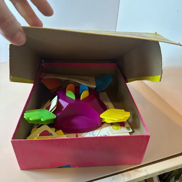 Vintage Hands Down Game Milton Bradley 1987 Slap Happy Fun COMPLETE - Picture 11 of 11